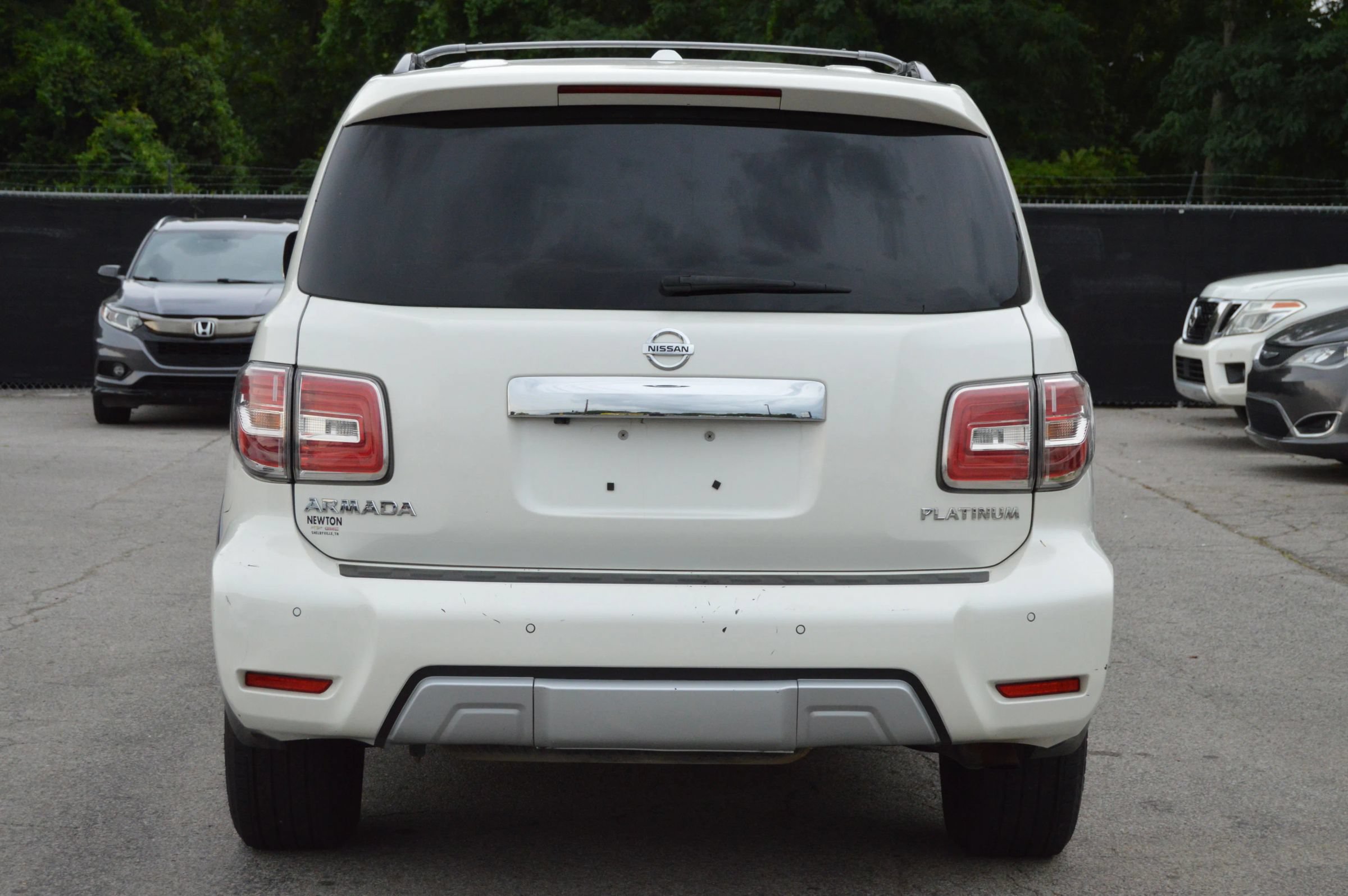 Used 2017 Nissan Armada Platinum w/ Captain Seat Package RWD image 5