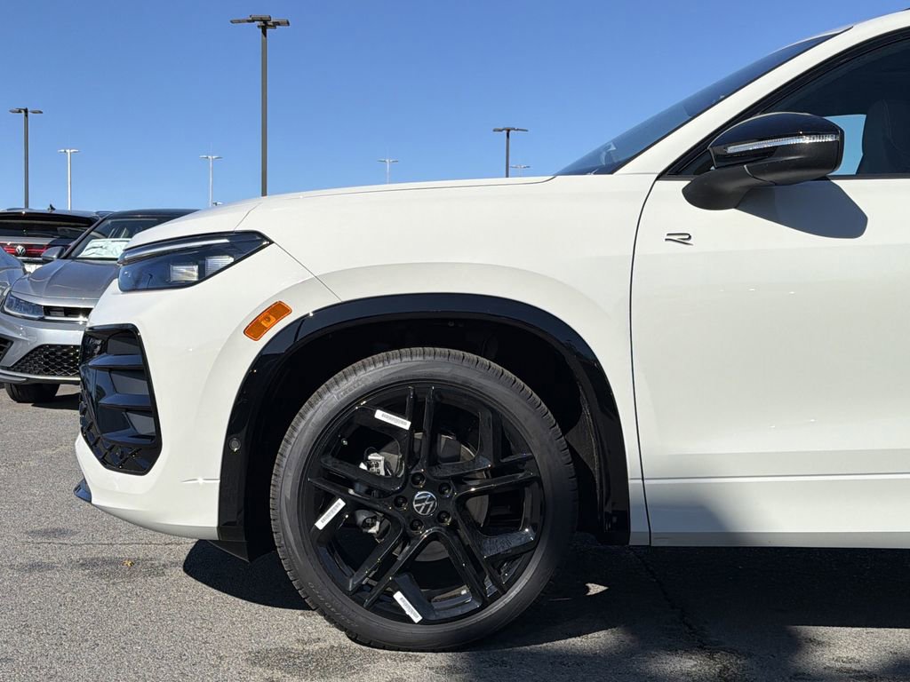 New 2026 Volkswagen Tiguan SE R-Line image 9