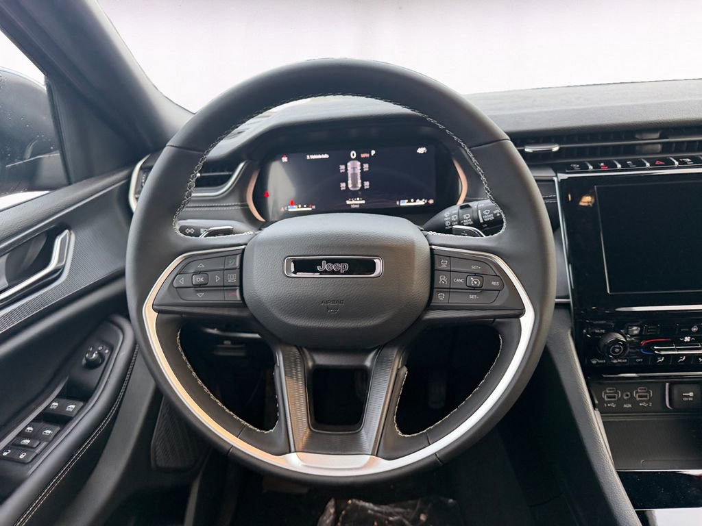 New 2026 Jeep Grand Cherokee Laredo image 12