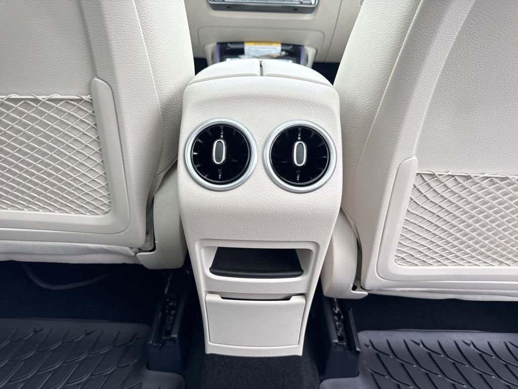 New 2025 Mercedes-Benz GLB 250 image 23