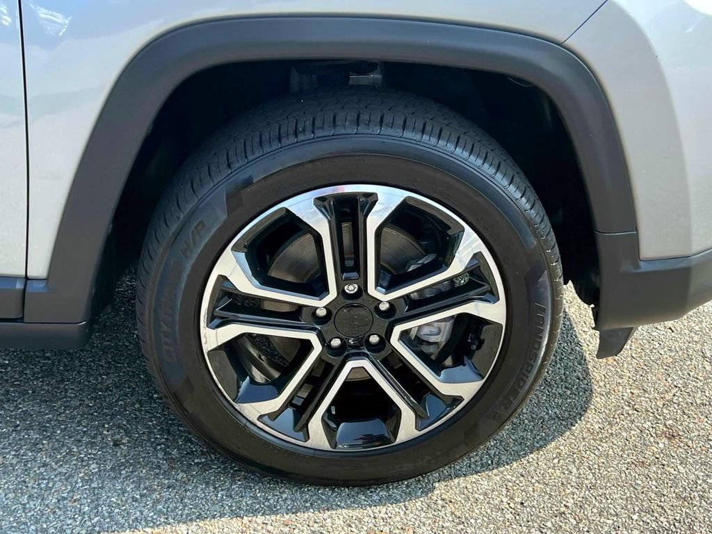 Certified 2022 Jeep Compass Limited w/ Sun and Sound Group AWD/4WD image 12
