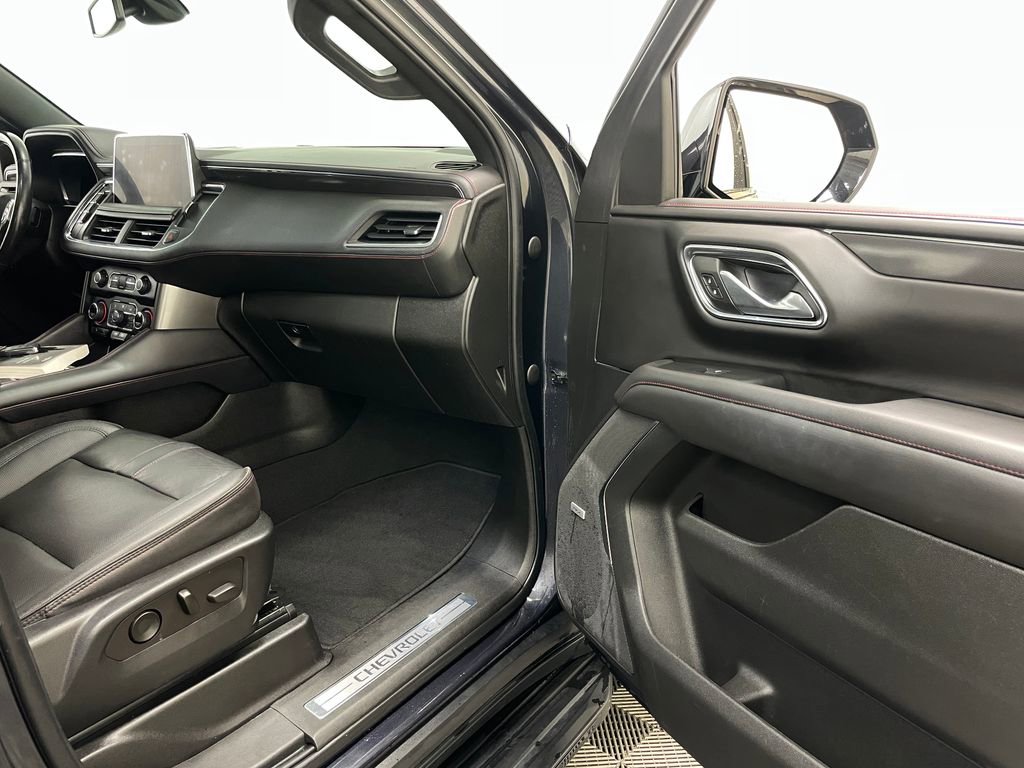 Used 2022 Chevrolet Tahoe RST w/ Luxury Package AWD/4WD image 43