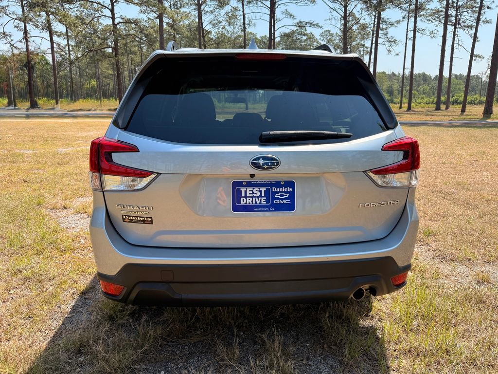 Used 2022 Subaru Forester Limited AWD/4WD image 4