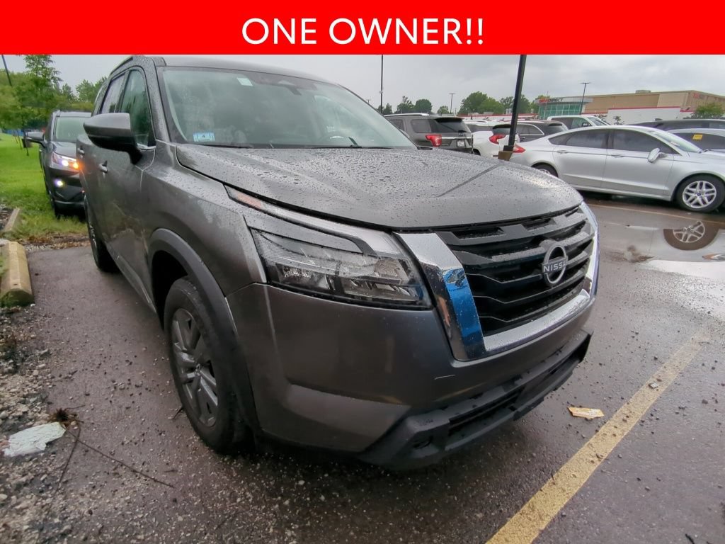 Used 2024 Nissan Pathfinder SV FWD image 3