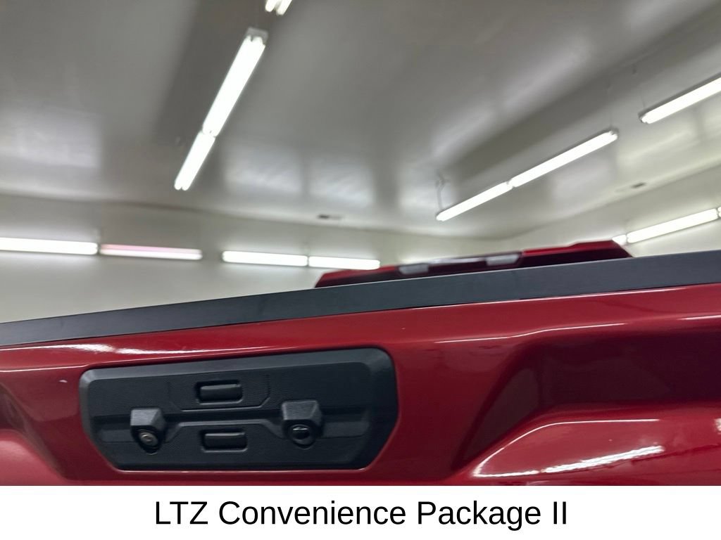 Used 2022 Chevrolet Silverado 1500 LTZ w/ LTZ Premium Package AWD/4WD image 18