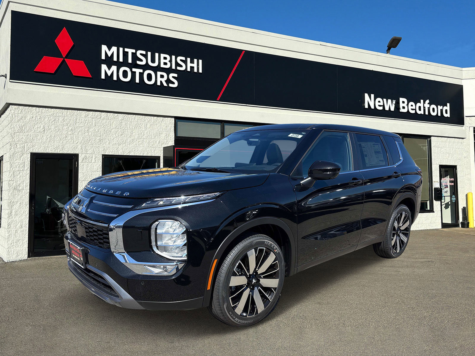 New 2025 Mitsubishi Outlander SE image 1