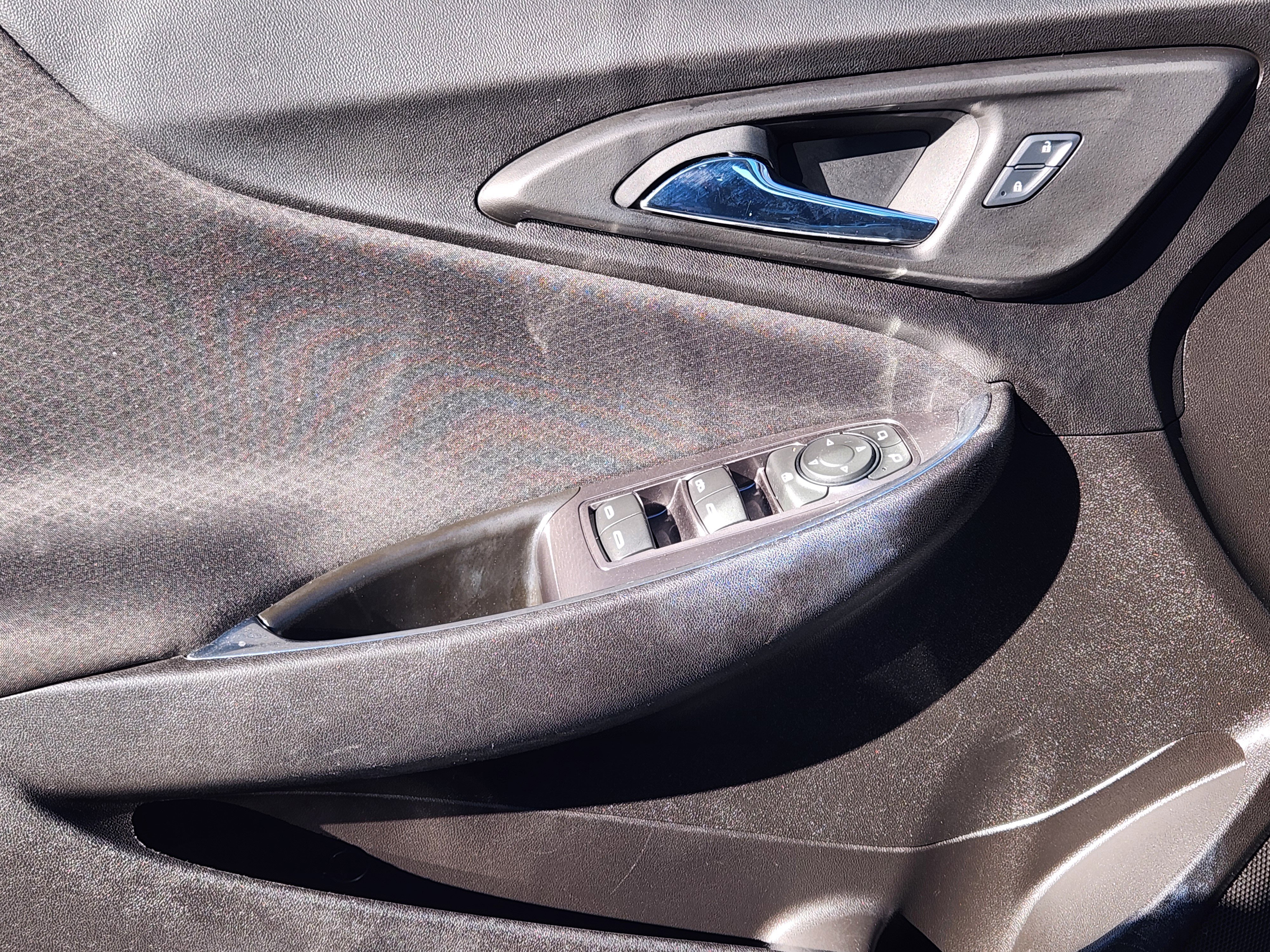 Used 2017 Chevrolet Malibu LT image 23