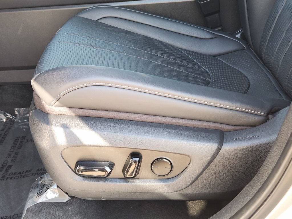 Used 2025 Lexus TX 500h AWD w/ Technology Package image 18