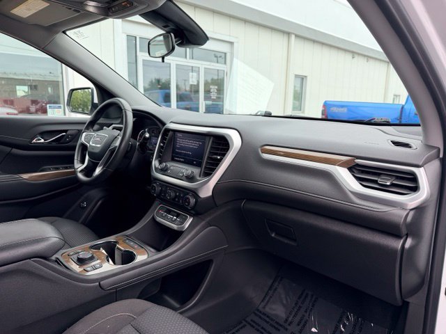 Used 2023 GMC Acadia SLE w/ LPO, Cargo Package AWD/4WD image 14