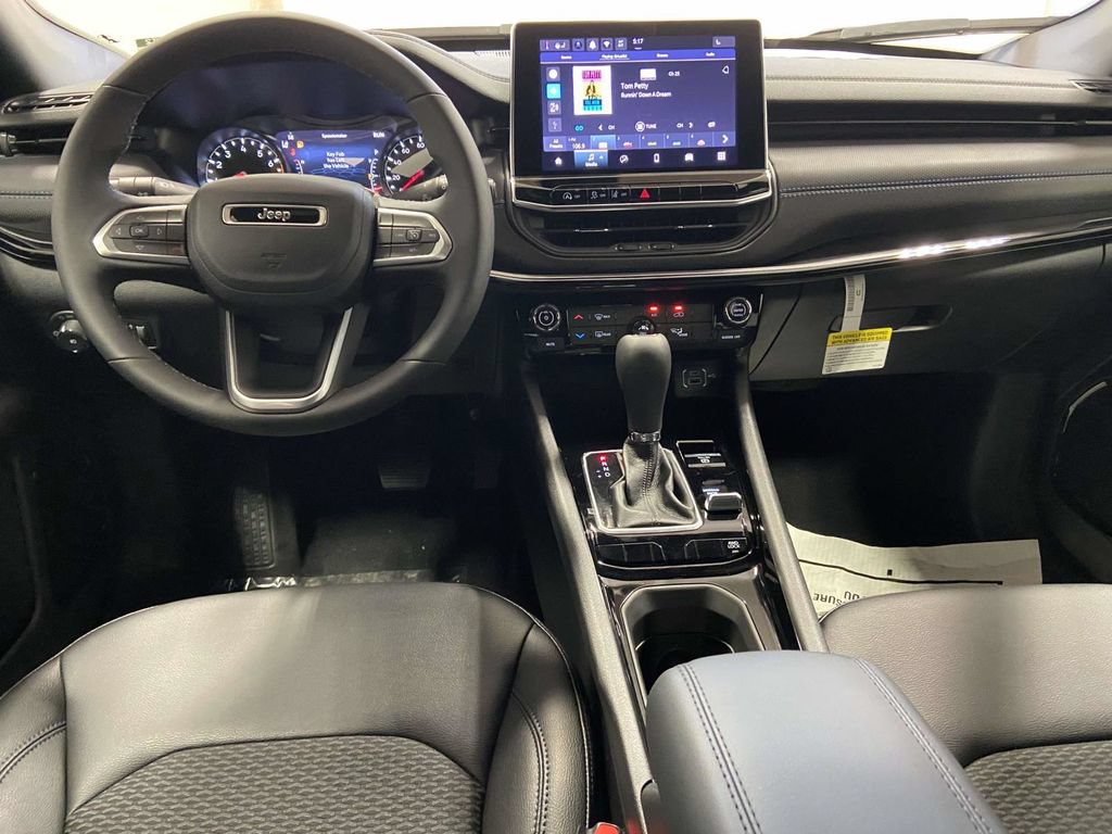 New 2026 Jeep Compass Latitude AWD/4WD image 8