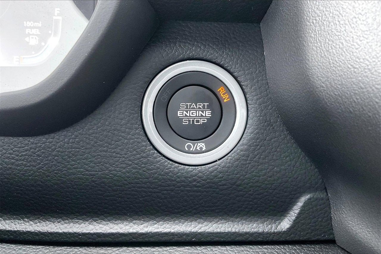 New 2026 RAM 1500 4x4 Crew Cab image 18