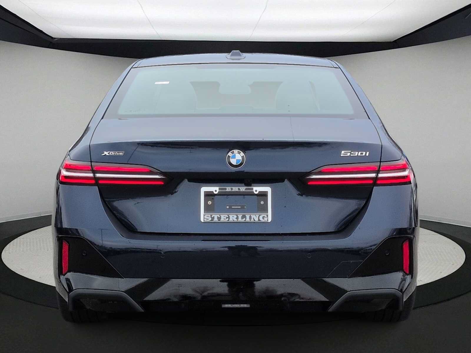 Used 2026 BMW 530i xDrive w/ M Sport Package AWD/4WD image 7