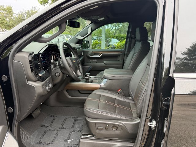Used 2024 Chevrolet Silverado 1500 High Country AWD/4WD image 12