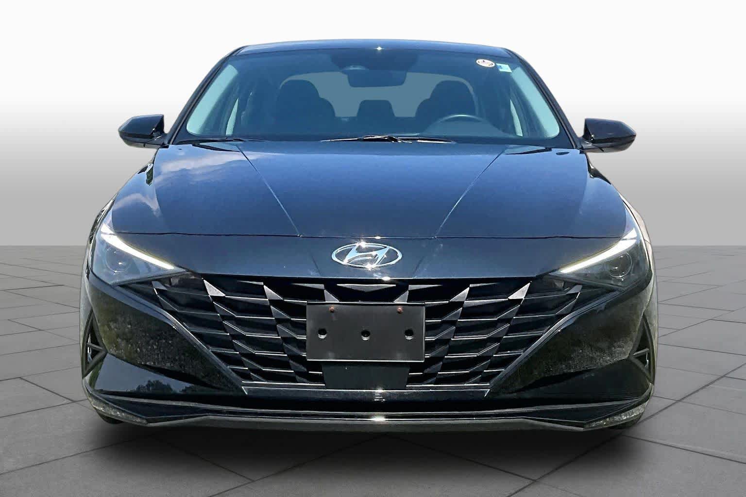 Used 2023 Hyundai Elantra SEL w/ Convenience Package FWD image 4