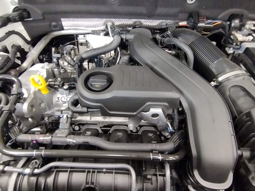 New 2025 Volkswagen Taos SEL image 6