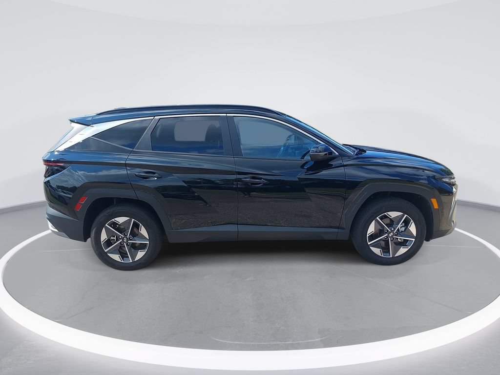 Certified 2025 Hyundai Tucson SEL AWD/4WD image 4