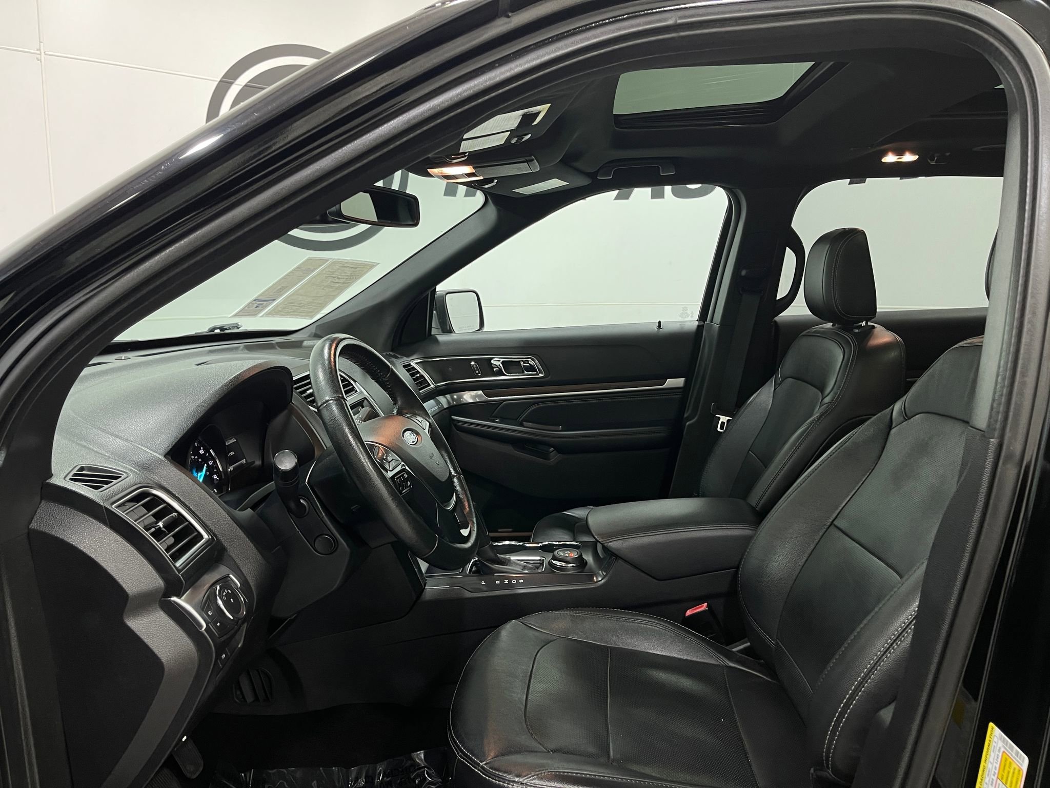 Used 2018 Ford Explorer Limited w/ Equipment Group 301A image 13