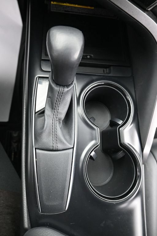 Used 2020 Toyota Camry SE w/ Audio Package FWD image 21