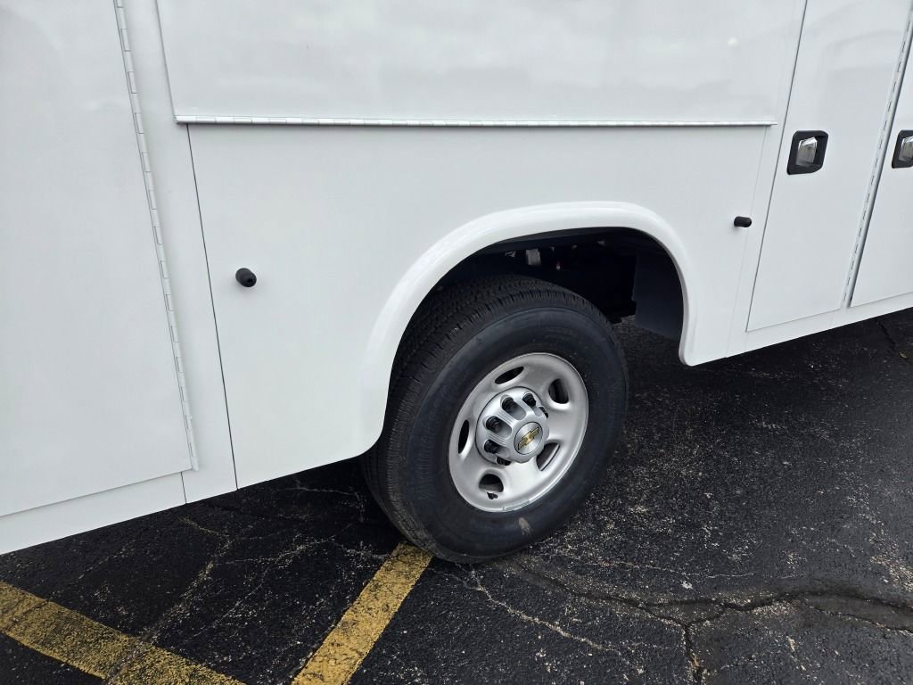 New 2025 Chevrolet Express 3500 w/ Power Convenience Package image 9