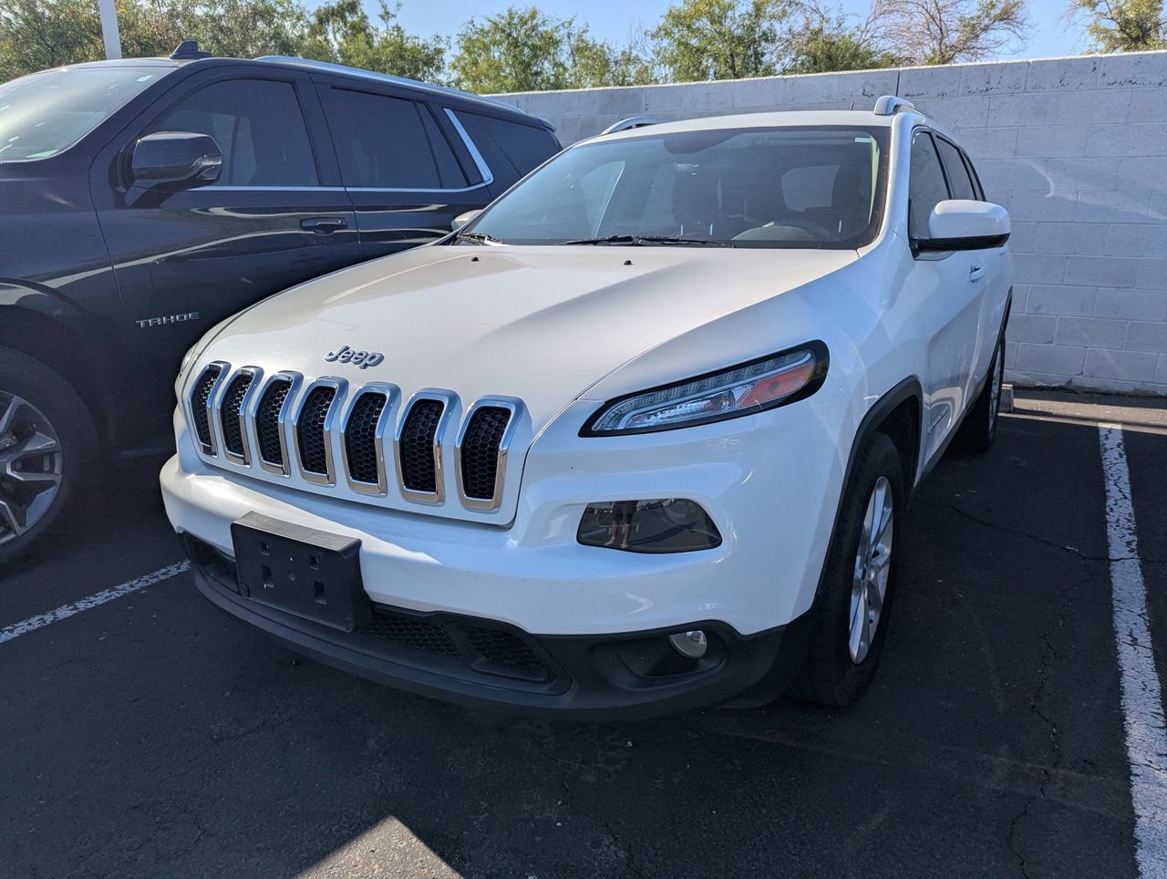 Used 2016 Jeep Cherokee Latitude image 2