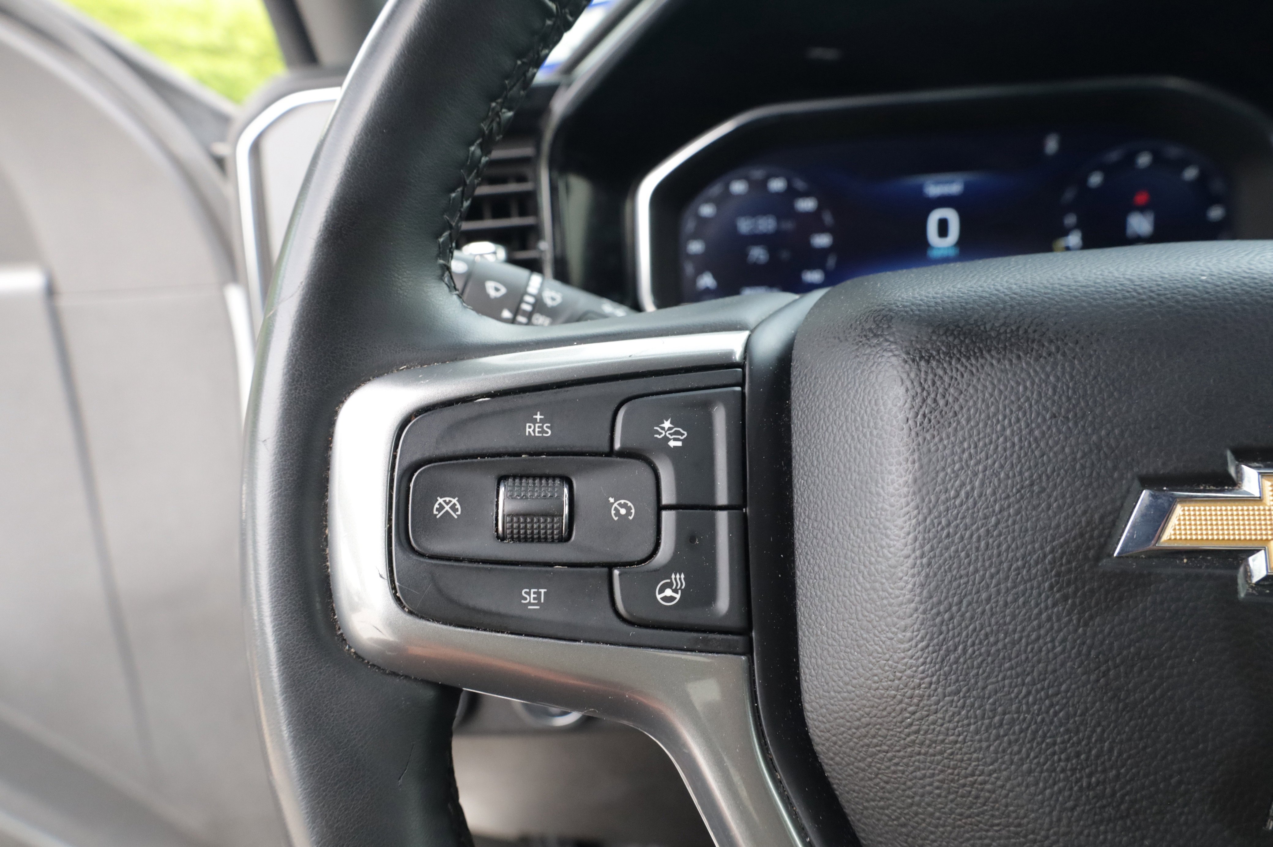 Used 2025 Chevrolet Silverado 1500 LT image 12