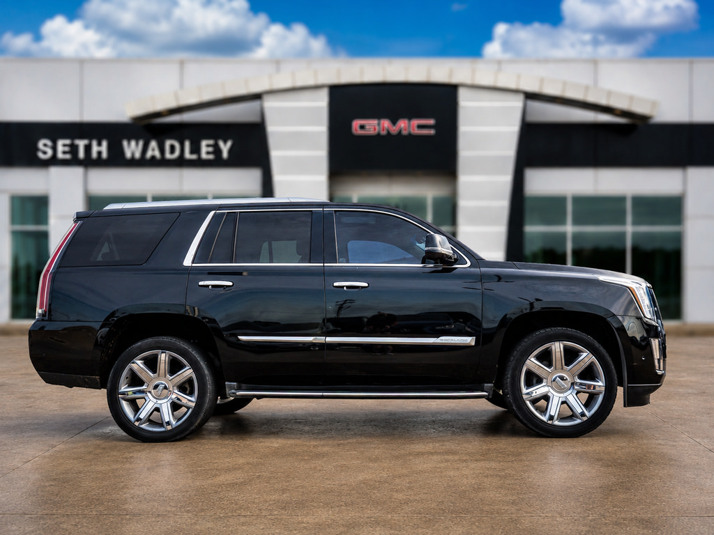 Used 2018 Cadillac Escalade Luxury RWD image 8