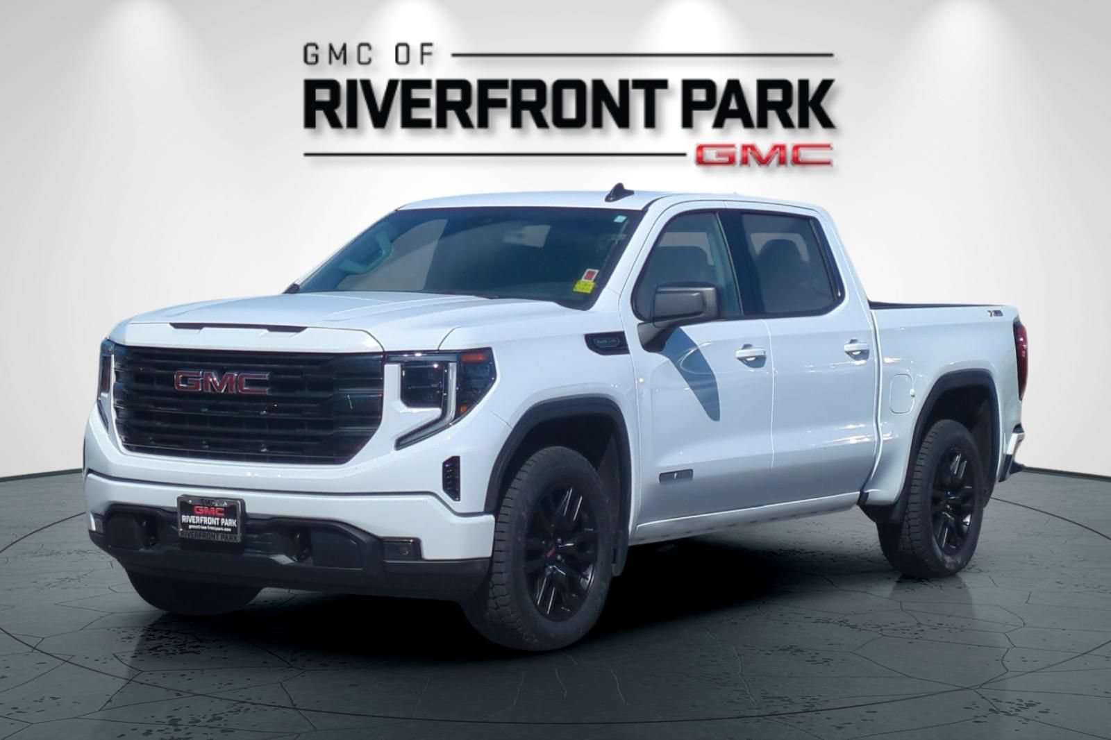 Used 2022 GMC Sierra 1500 Elevation w/ X31 Off-Road Package AWD/4WD image 7