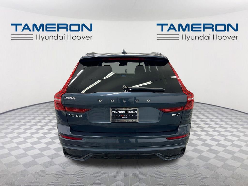 Used 2023 Volvo XC60 B5 Plus image 4