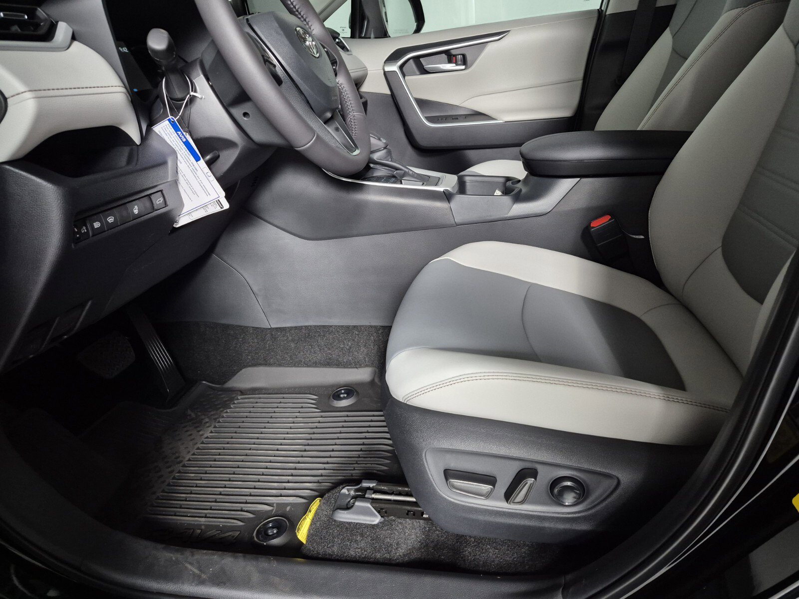 New 2025 Toyota RAV4 XLE Premium image 17