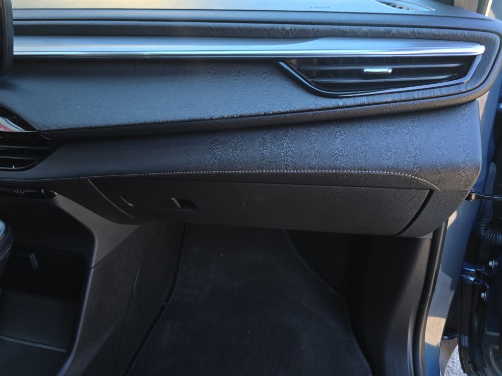 Used 2025 Buick Enclave Preferred image 21