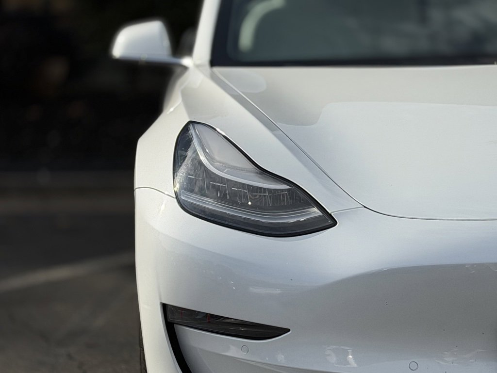 Used 2020 Tesla Model 3 Standard Range Plus image 4