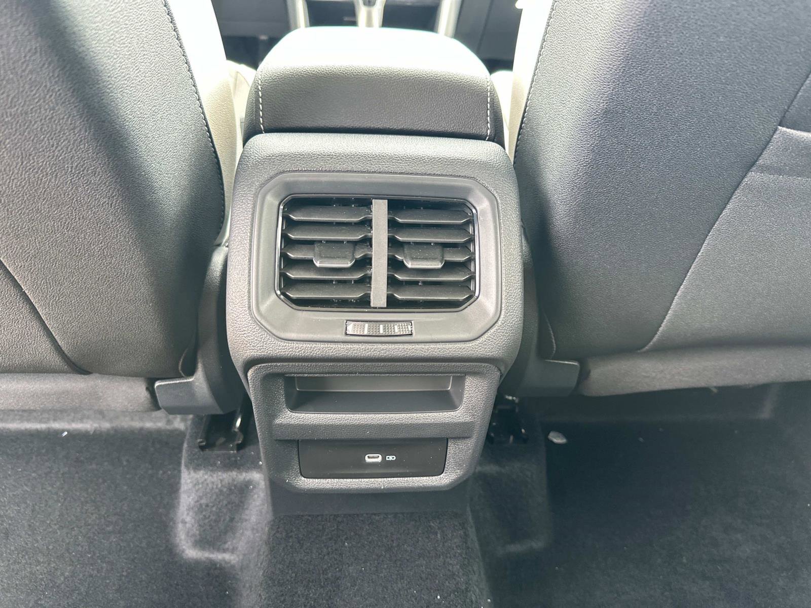 New 2025 Volkswagen Taos SE image 14