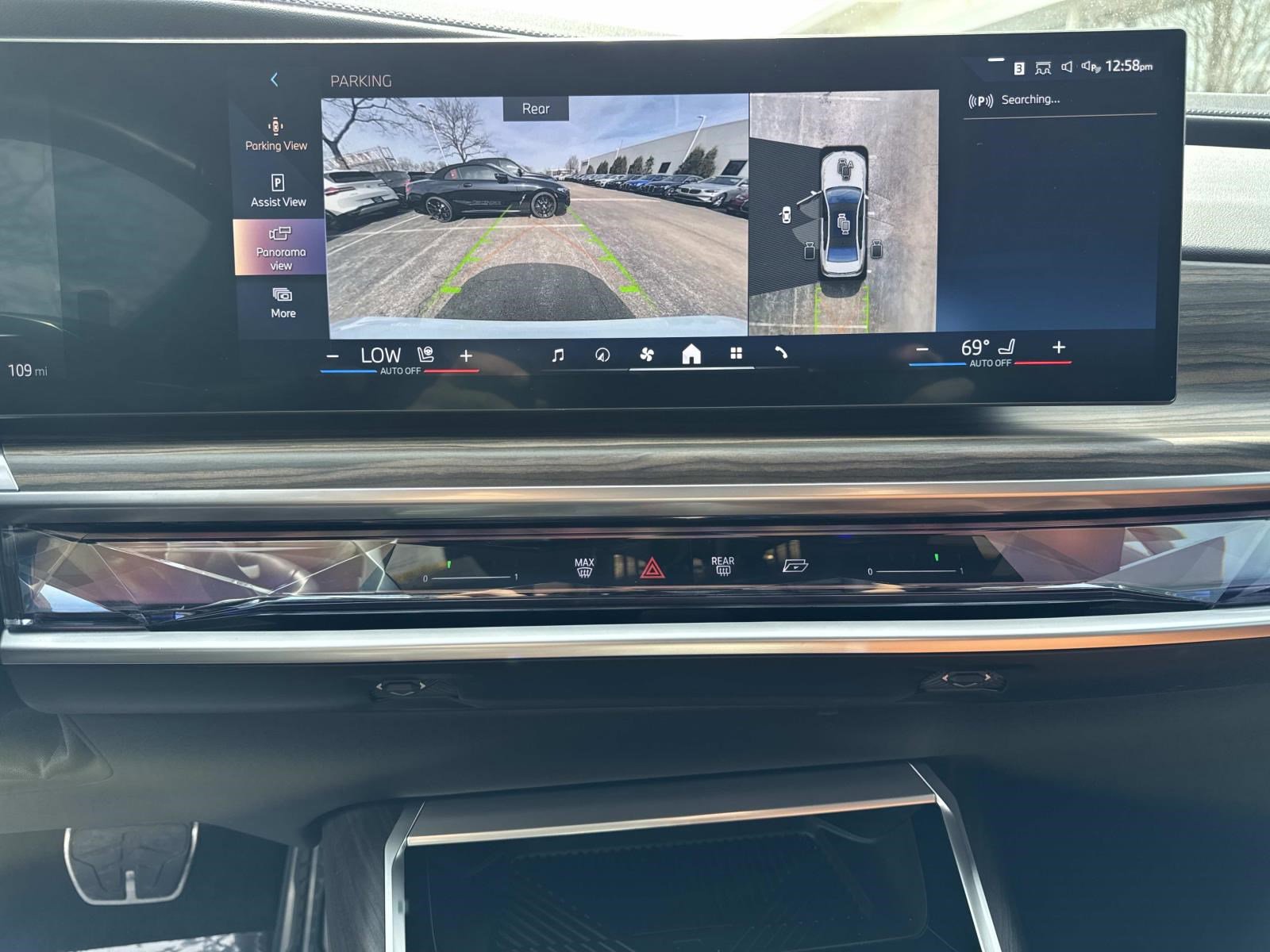 Certified 2024 BMW i7 xDrive60 w/ Executive Package image 26