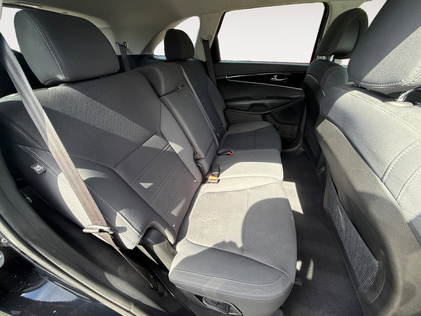 Used 2017 Kia Sorento LX image 18