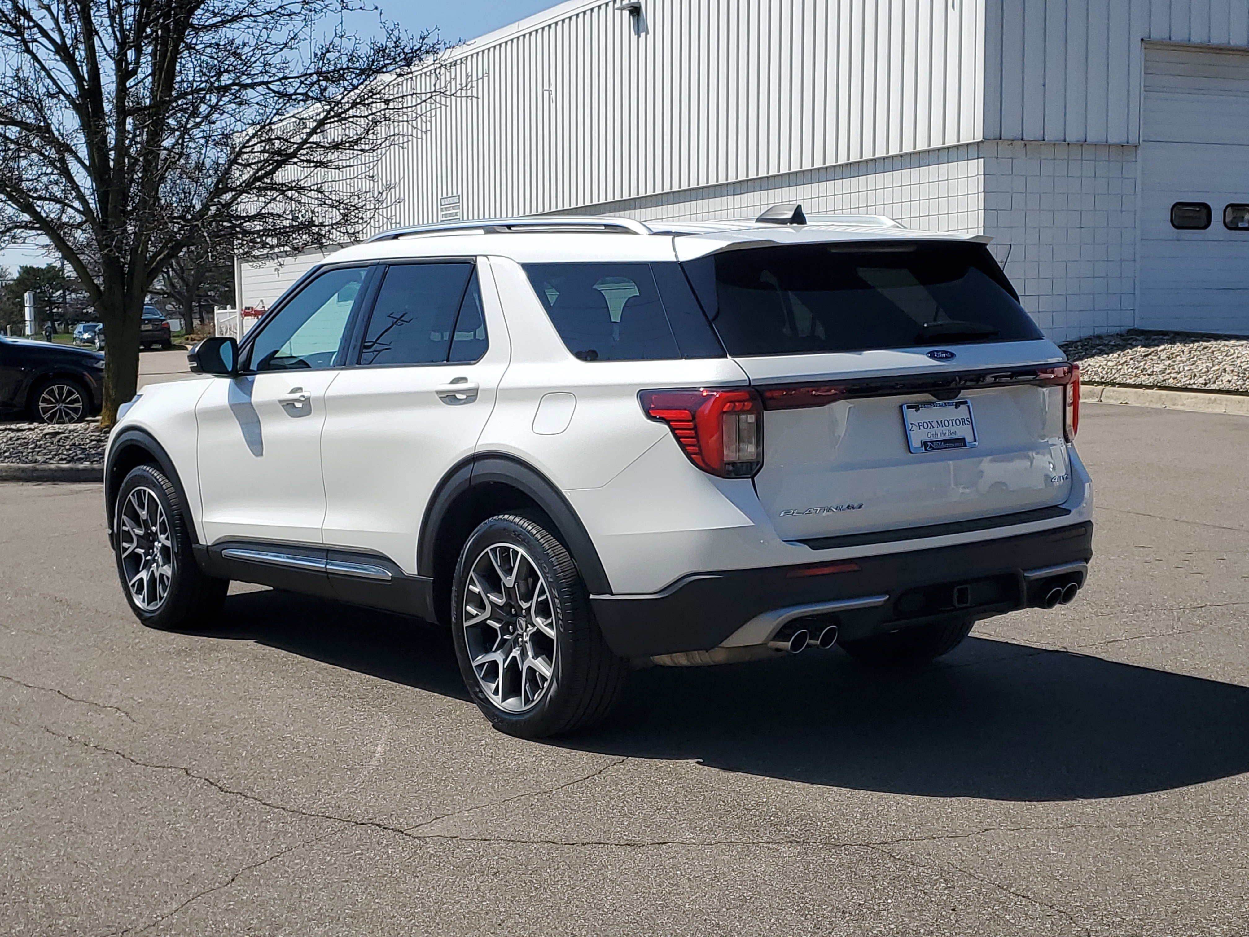 Used 2025 Ford Explorer Platinum w/ Ultimate Package image 2