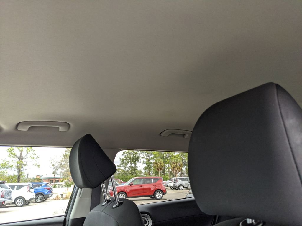 Certified 2025 Kia Soul LX image 22