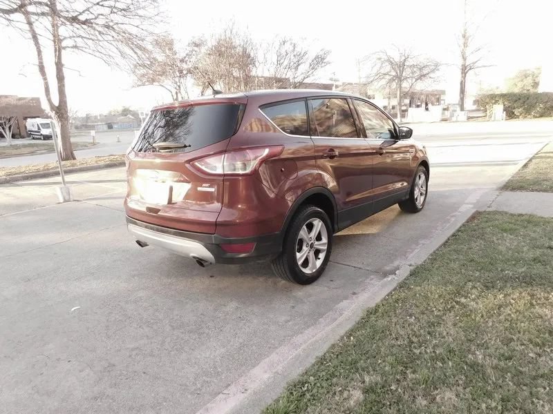 Used 2014 Ford Escape SE FWD image 2
