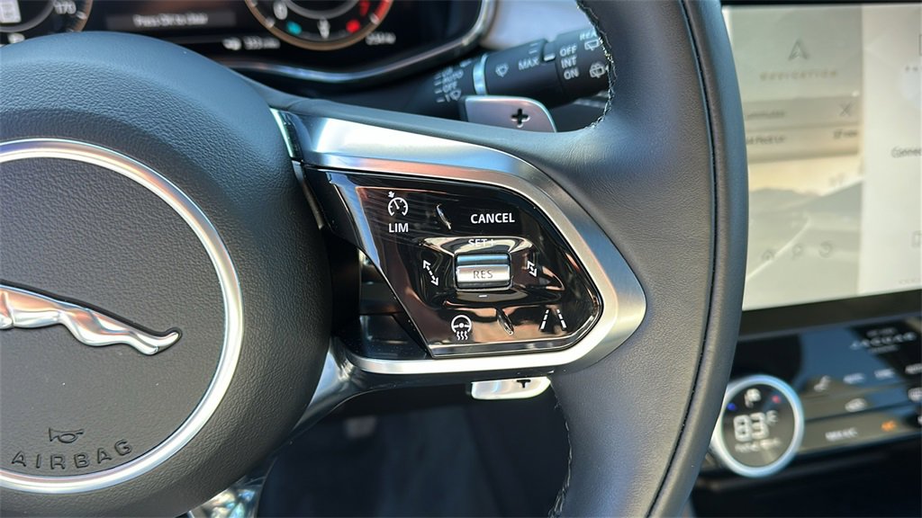 Used 2025 Jaguar F-PACE R-Dynamic S image 13