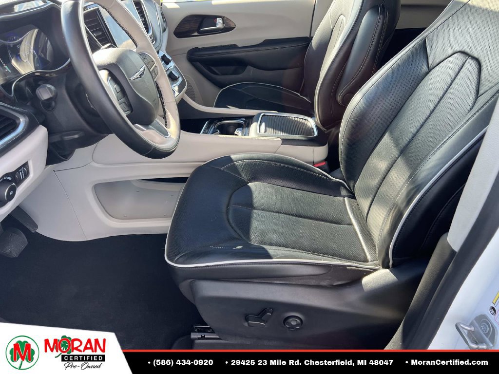 Used 2021 Chrysler Pacifica Limited AWD/4WD image 18
