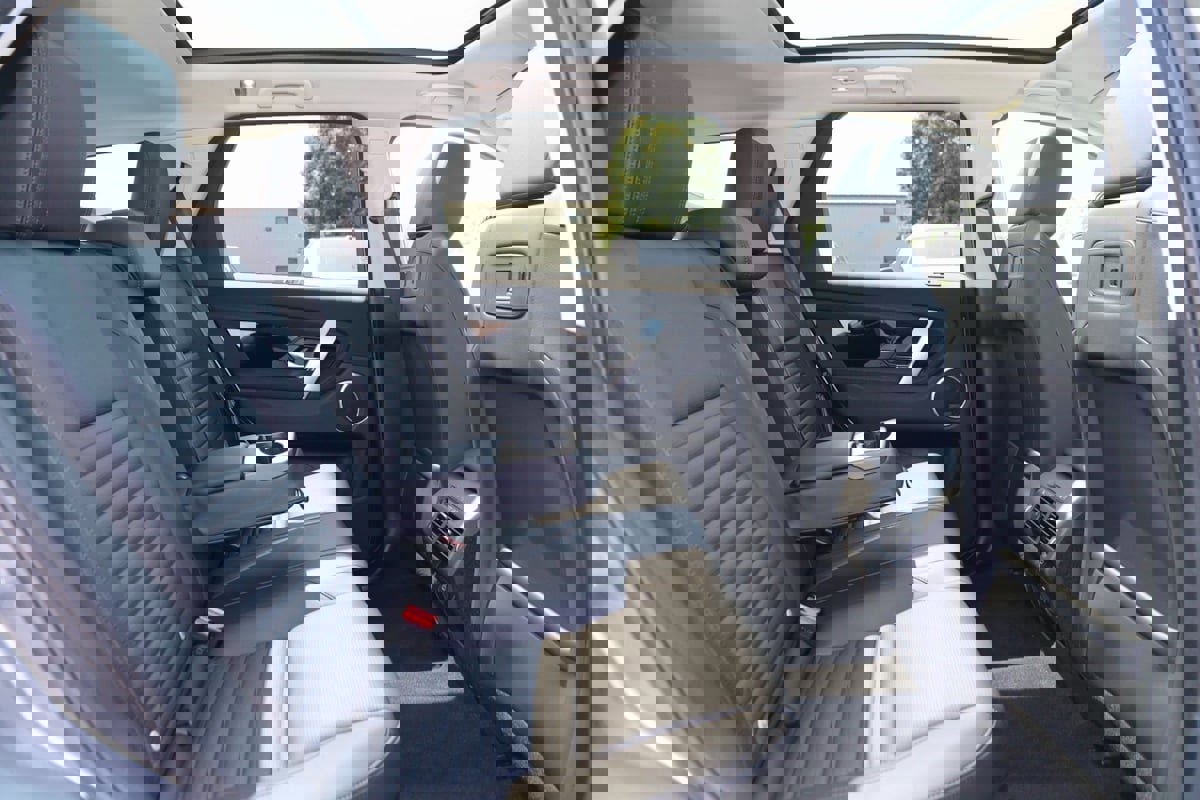 Used 2024 Land Rover Discovery Sport S image 15