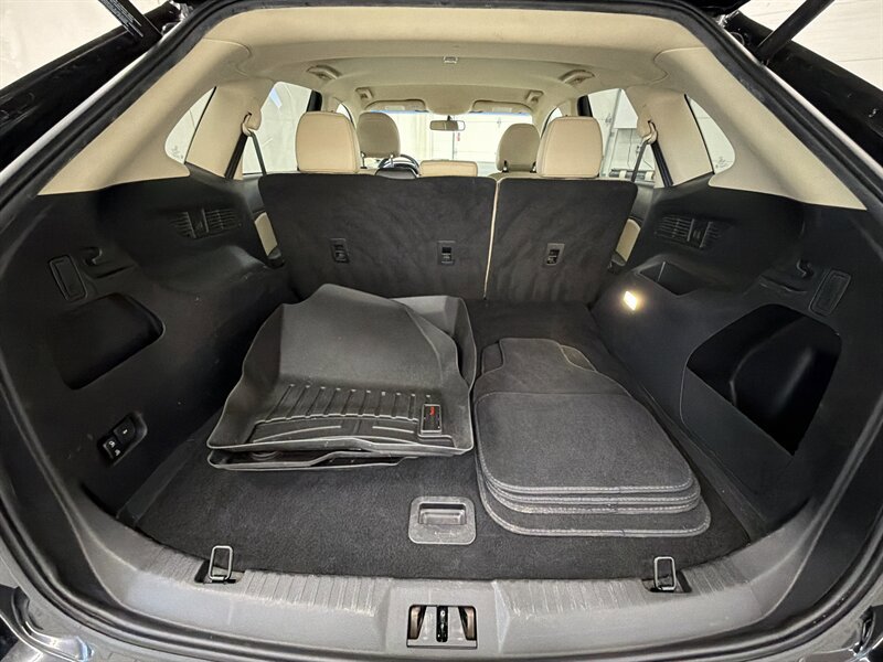 Used 2016 Ford Edge SEL w/ Equipment Group 201A AWD/4WD image 16
