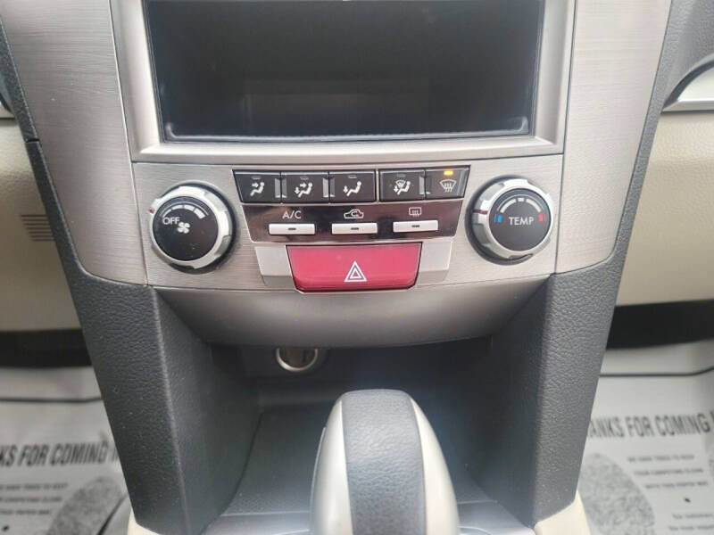 Used 2014 Subaru Outback 2.5i w/ Alloy Wheel Package image 14