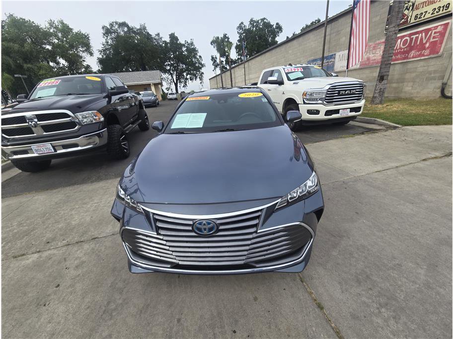 Used 2020 Toyota Avalon XLE w/ Moonroof Package FWD image 2