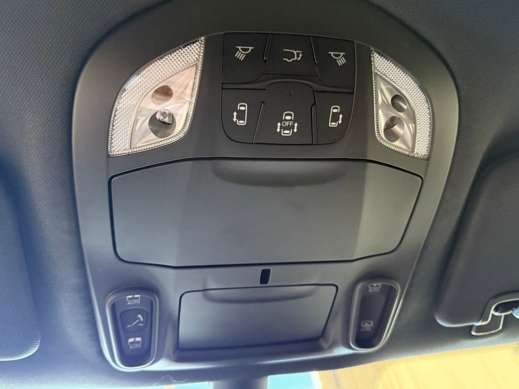 New 2026 Chrysler Pacifica Limited image 34