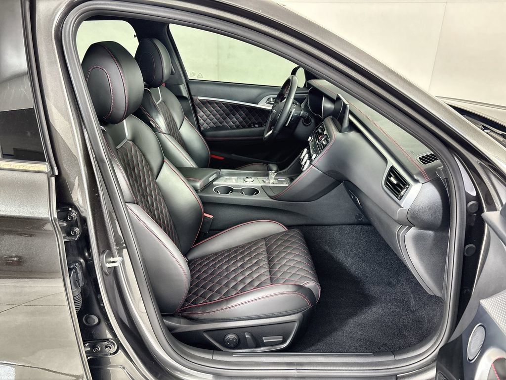 Used 2022 Genesis G70 2.0T RWD image 26