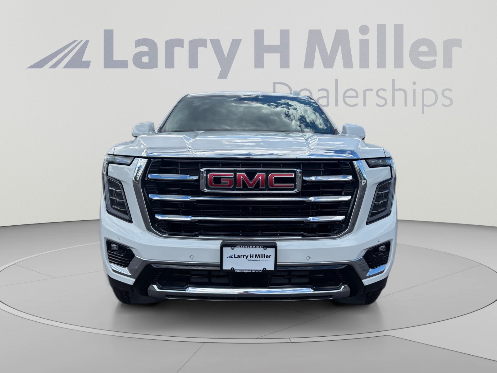 Used 2025 GMC Yukon Elevation AWD/4WD image 8