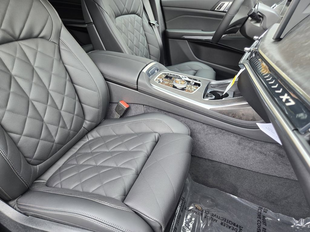 New 2026 BMW X7 xDrive40i w/ M Sport Package image 16