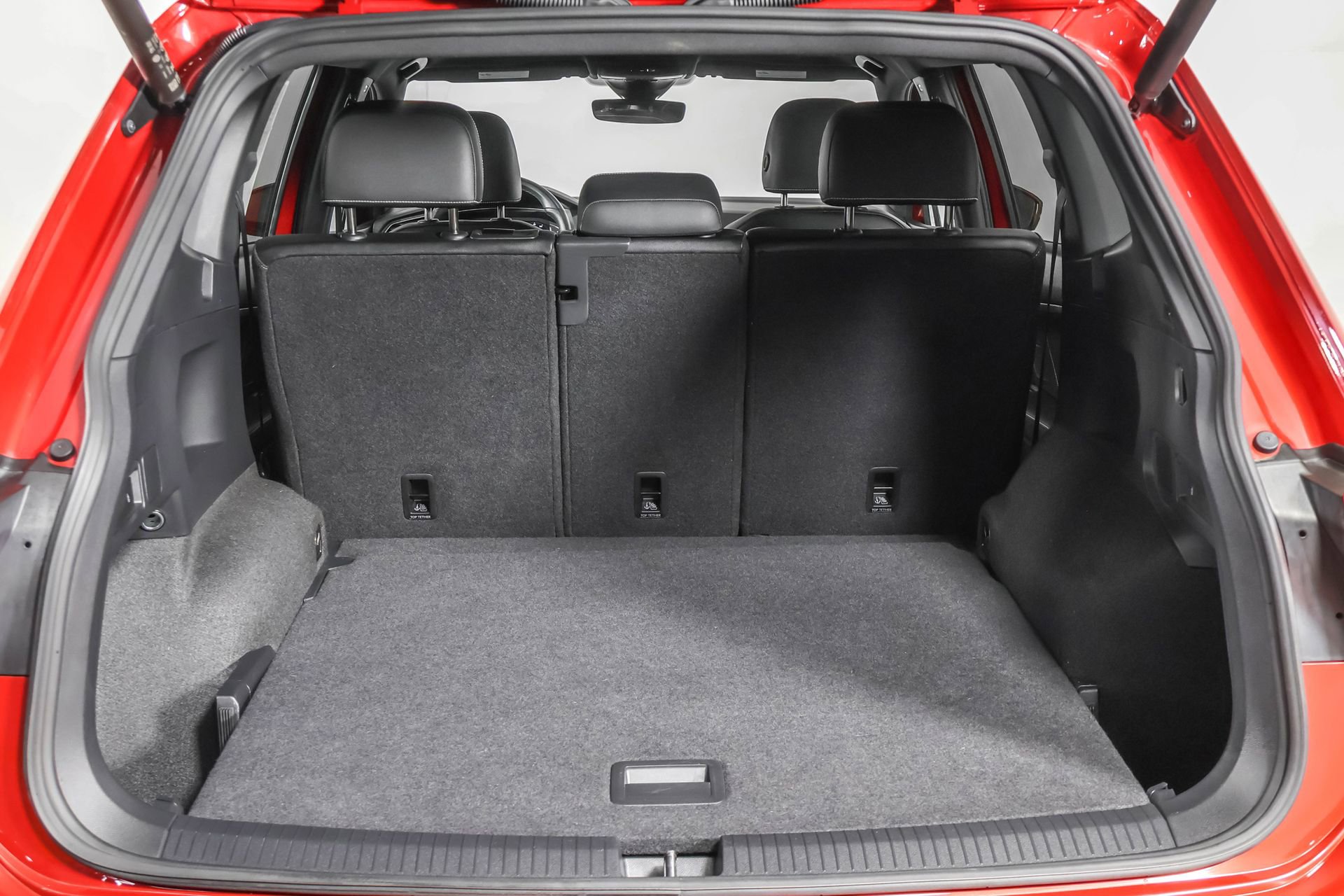 Used 2024 Volkswagen Tiguan SEL R-Line image 40