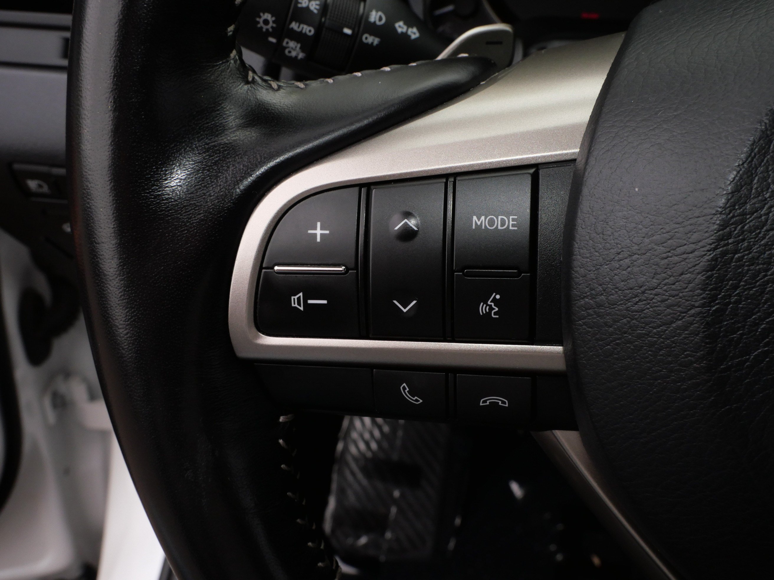 Used 2022 Lexus RX 450hL AWD w/ Premium Package image 28