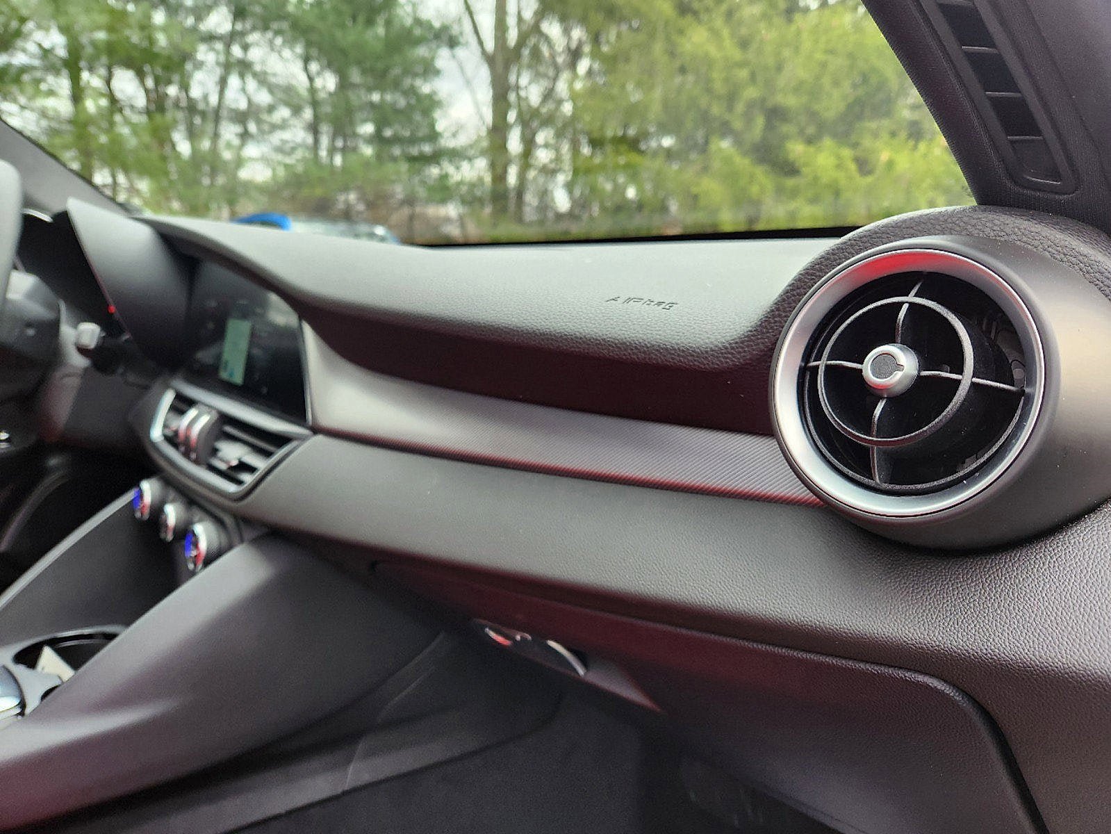 Used 2024 Alfa Romeo Giulia Ti w/ Performance Driving Package image 13